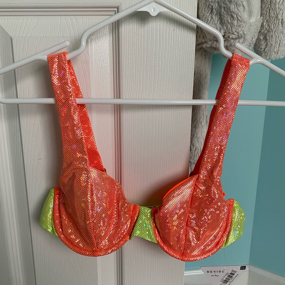 DIPPIN DAISY’S LEGACY BIKINI TOP!! NEW WITH TAGS!!